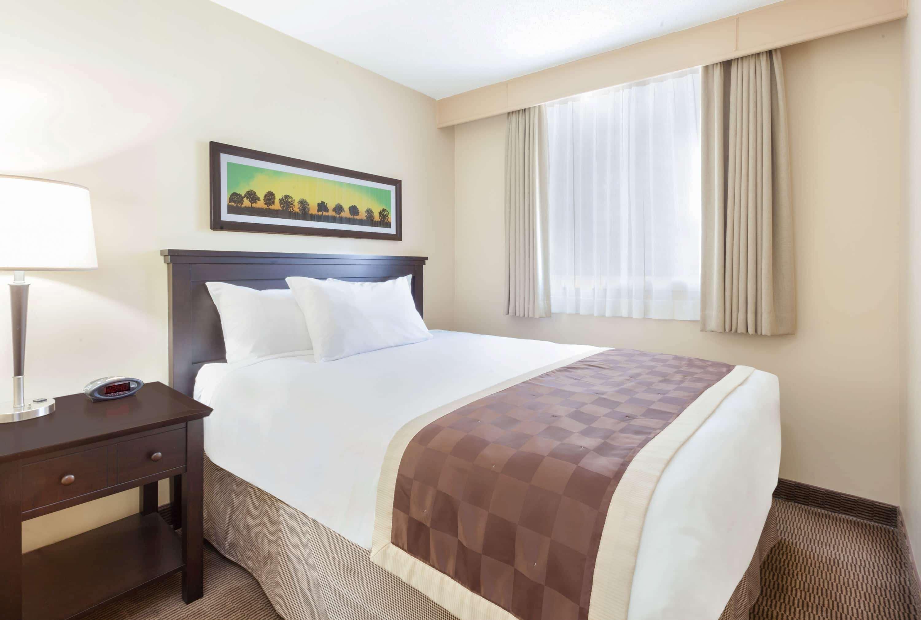 Hotel Baymont By Wyndham Red Deer Extérieur photo