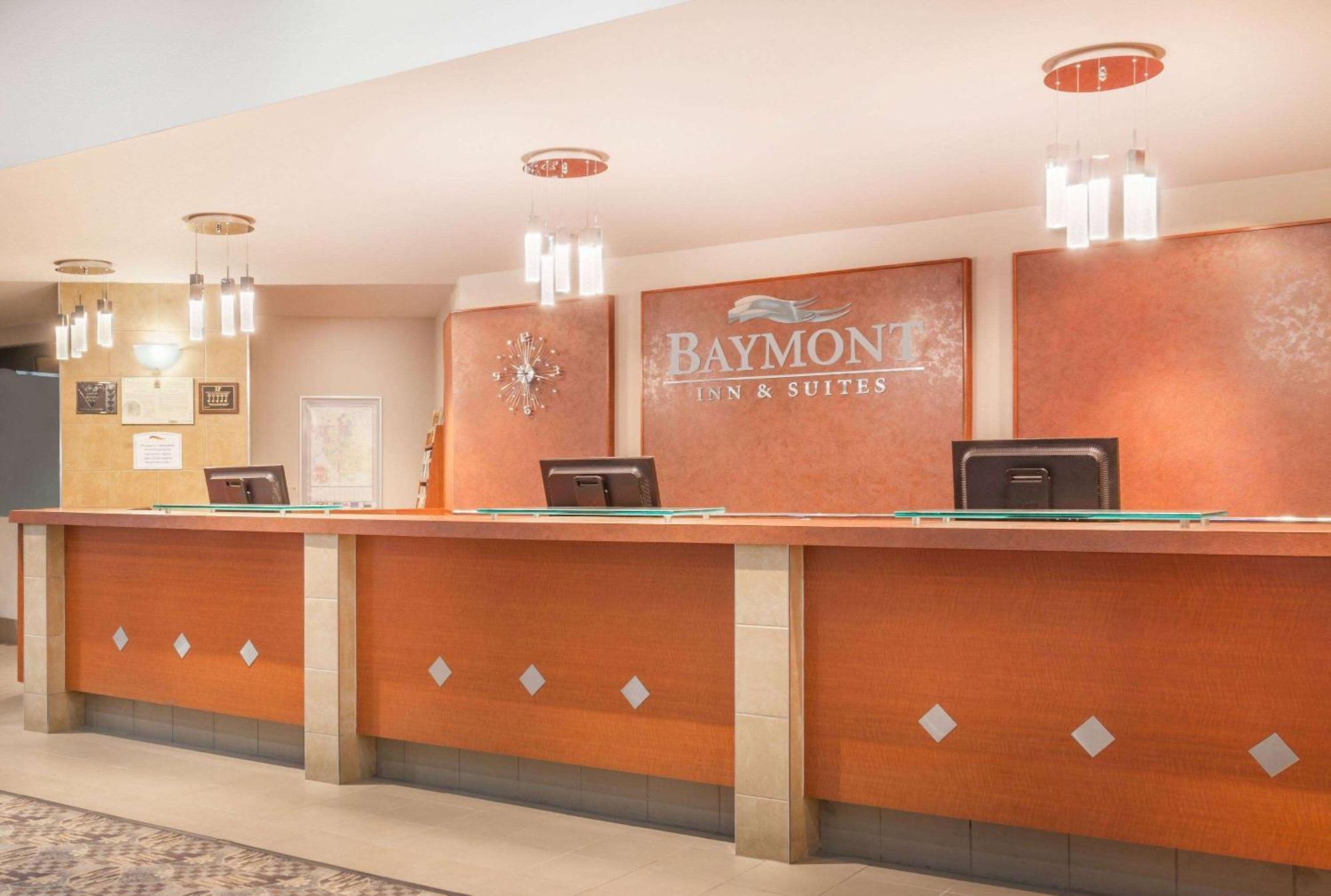 Hotel Baymont By Wyndham Red Deer Extérieur photo