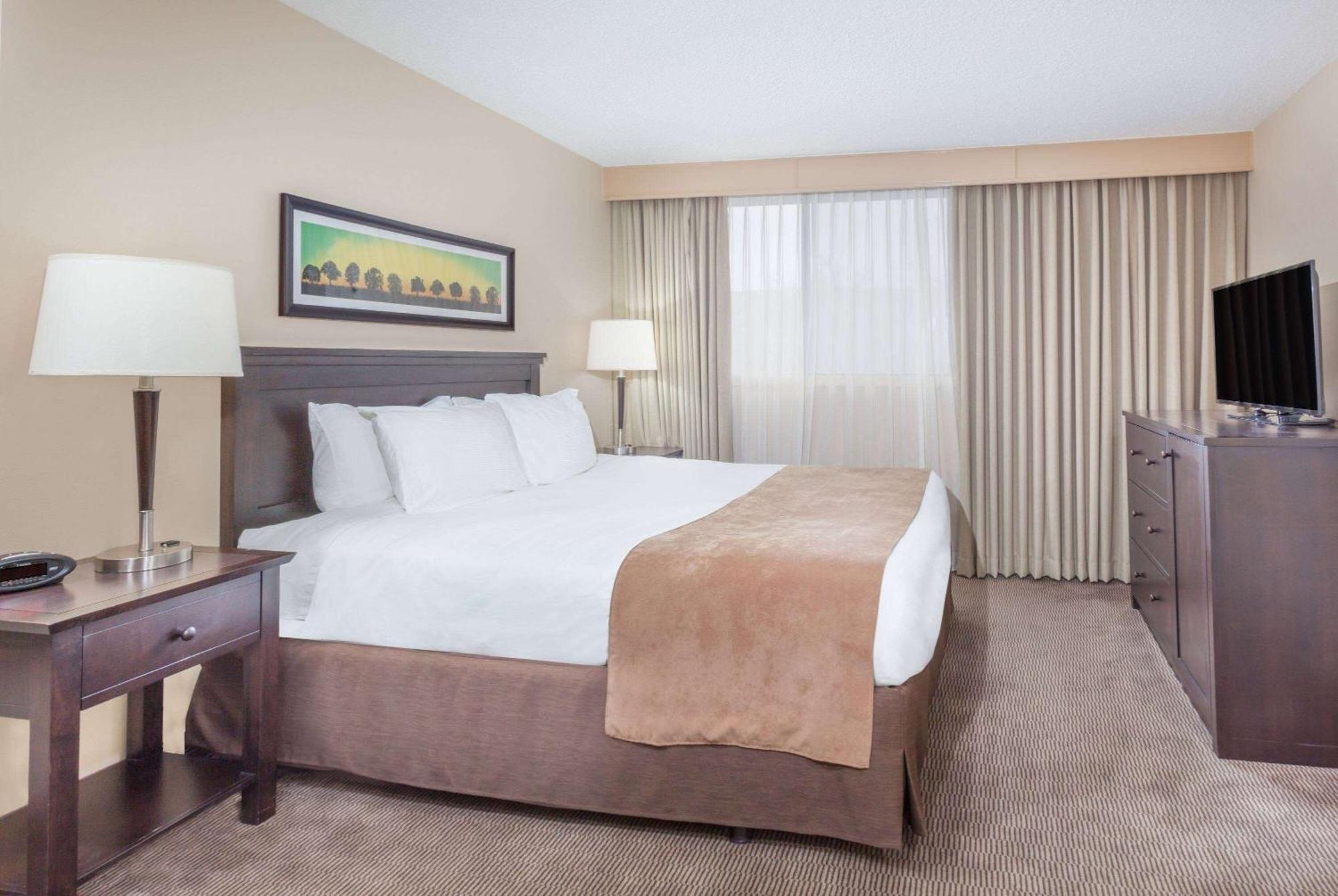 Hotel Baymont By Wyndham Red Deer Extérieur photo