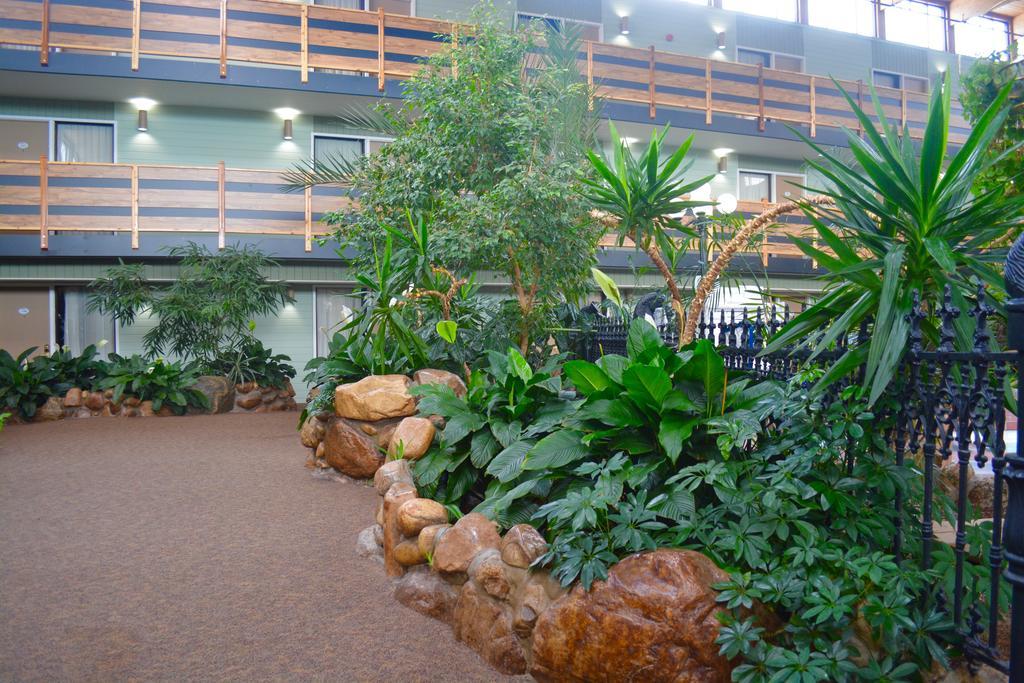 Hotel Baymont By Wyndham Red Deer Extérieur photo