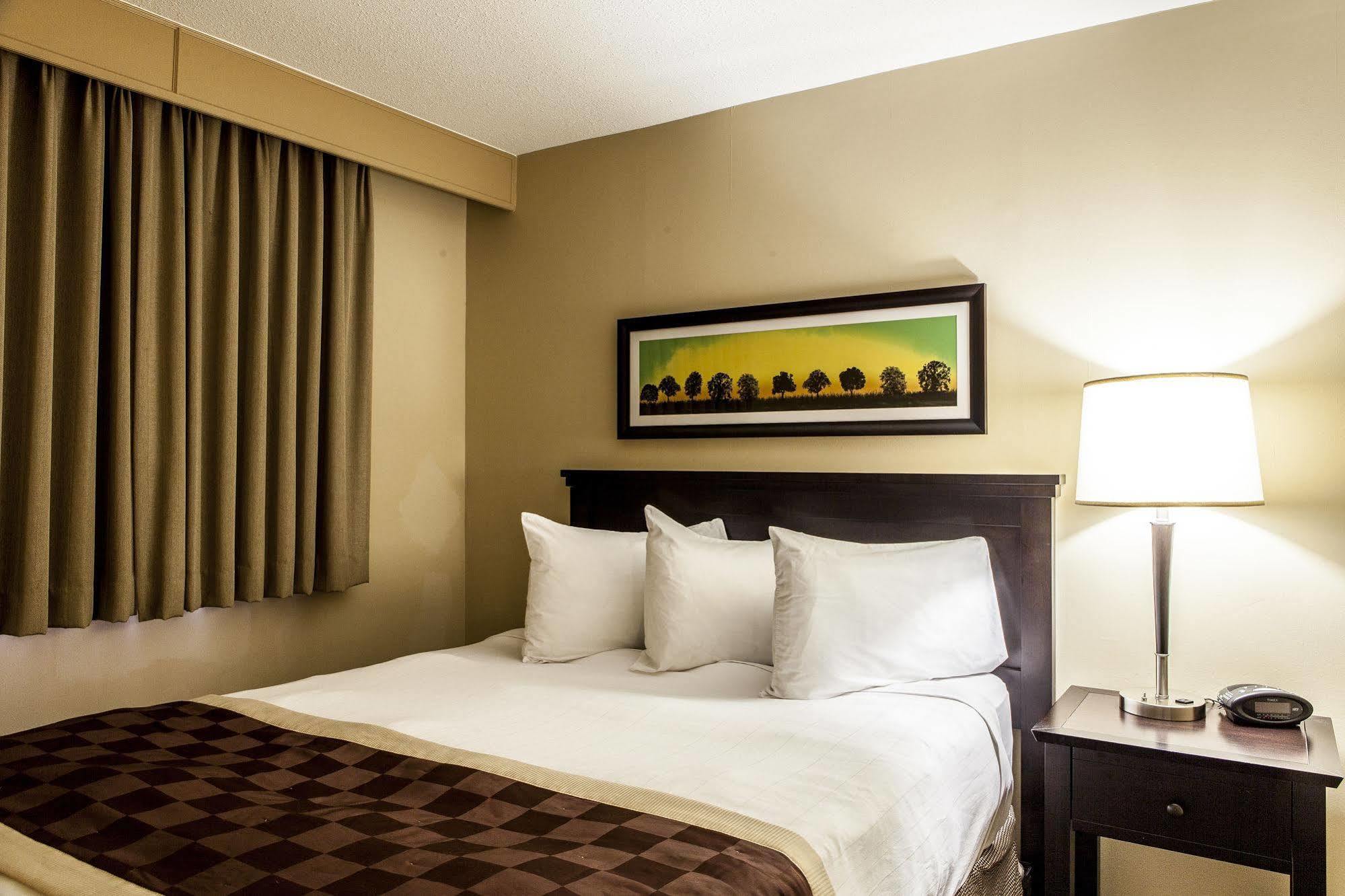Hotel Baymont By Wyndham Red Deer Extérieur photo