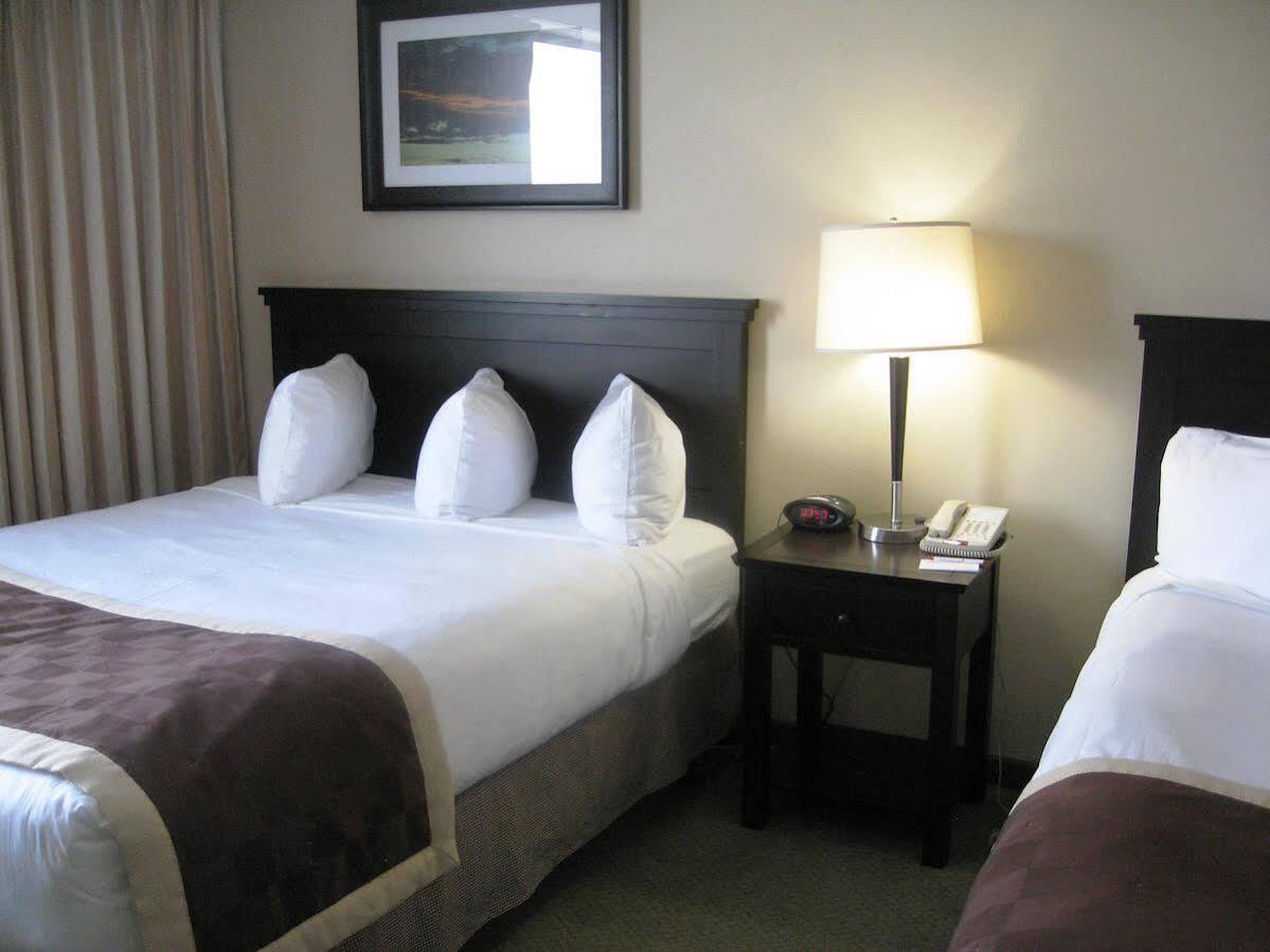 Hotel Baymont By Wyndham Red Deer Extérieur photo