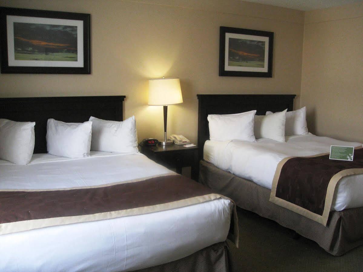 Hotel Baymont By Wyndham Red Deer Extérieur photo