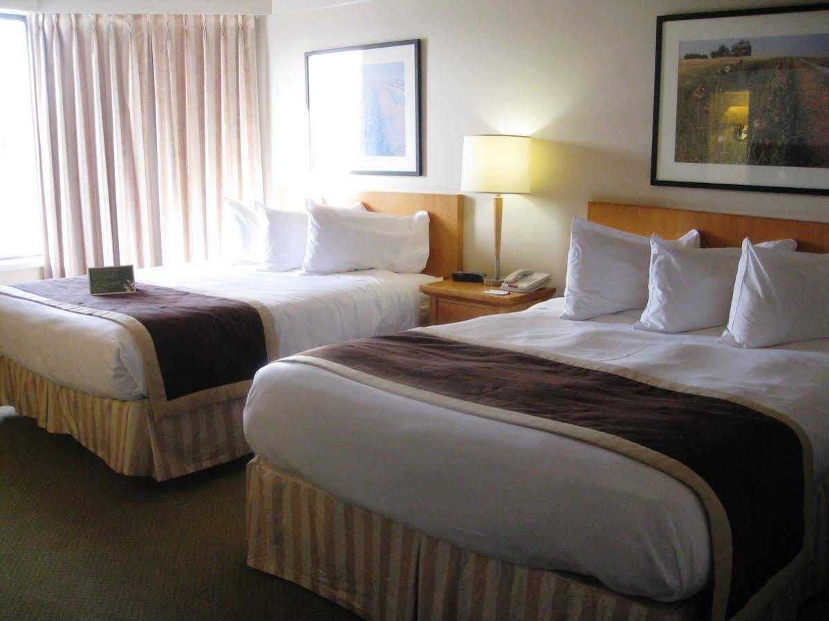 Hotel Baymont By Wyndham Red Deer Extérieur photo