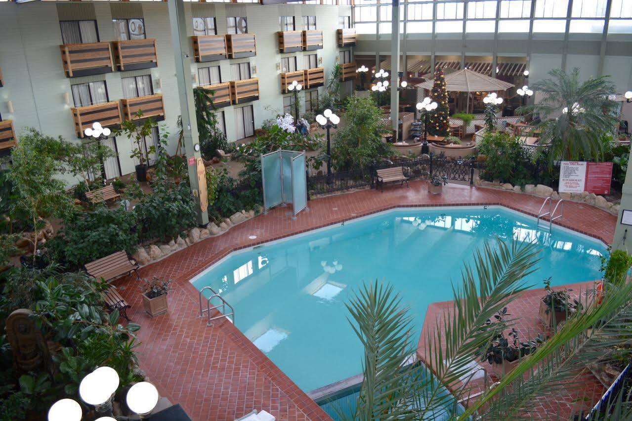 Hotel Baymont By Wyndham Red Deer Extérieur photo